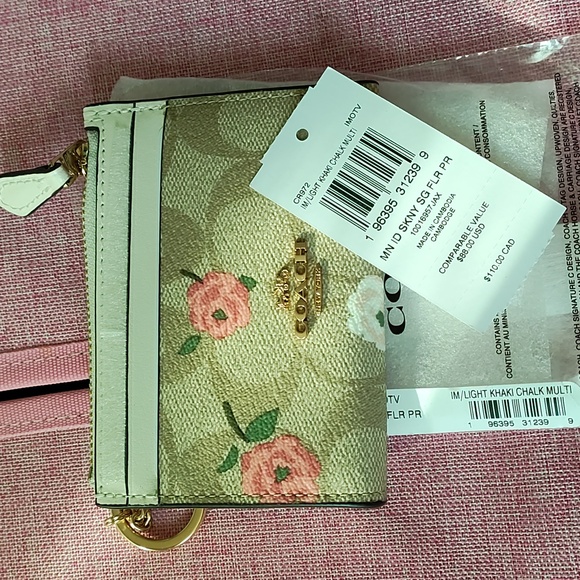 Coach Flower 🌺 keychain - Picture 7 of 7